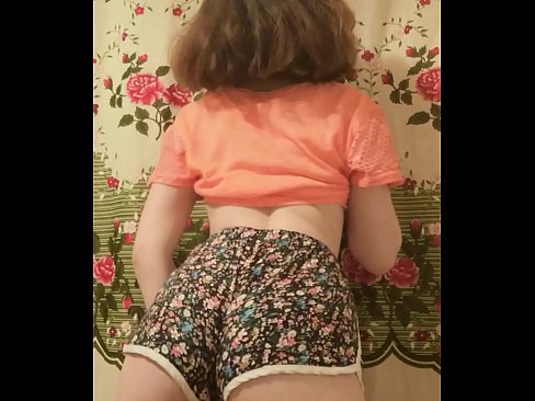 ❤️ Giovane pupa sexy fa uno striptease riprendendo i suoi pantaloncini alla telecamera ❤ Video di sessoal it.tubsexer-porn.ru ❌️
