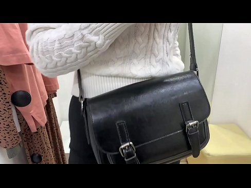 ❤️ Masturbazione pubblica della giovane cagna FeralBerry con un dildo nel camerino ❤ Video di sessoal it.tubsexer-porn.ru ❌️