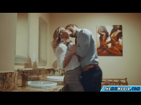 ❤️ Quando una bionda formosa ti seduce in un bagno pubblico ❤ Video di sessoal it.tubsexer-porn.ru ❌️